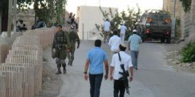 إصابة شاب برصاص مستوطنين في كفر مالك