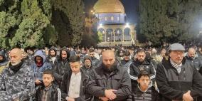 70 ألفا يؤدون صلاتي العشاء والتراويح في رحاب المسجد الأقصى