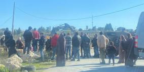 الاحتلال يهدم معرضي مركبات قرب سردا شمال رام الله