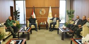 محافظ سلطة النقد يلتقي وفداً من جهاز الأمن الوقائي