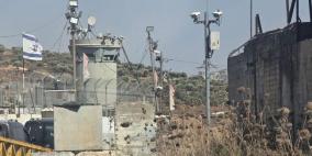 نابلس.. قوات الاحتلال تشدد إجراءاتها على حاجز بيت فوريك