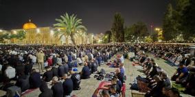 100 ألف مصل يؤدون العشاء والتراويح في المسجد الأقصى
