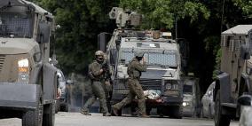 اقتحامات واعتقالات ونزوح قسري لعائلات من مخيم بلاطة