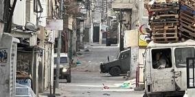 الاحتلال يقتحم مخيم بلاطة ويجبر عائلات على مغادرة منازلها