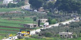 الاحتلال ينصب بوابة حديدية عند مدخل اللبن الشرقية جنوب نابلس