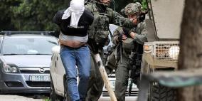 الاحتلال يعتقل ثلاثة مواطنين من مخيم بلاطة