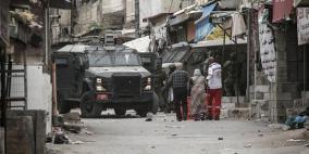 الاحتلال يعتقل ثلاثة شبان من عزون شرق قلقيلية