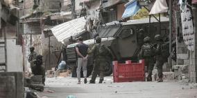 الضفة الغربية: اقتحامات ومداهمة منازل واعتقالات وتفجير منازل