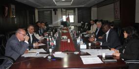 سلطة المياه تبحث مشروع الدعم الفني لإنشاء مرفق مياه يطا