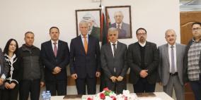 "التربية" توقّع اتفاقية ثلاثية لتعزيز تعليم