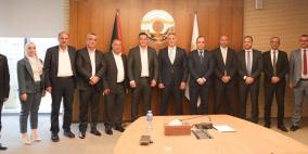 محافظ سلطة النقد يلتقي وفداً من ملتقى رجال أعمال نابلس