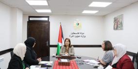 الخليلي: تعزيز المواطنة وتمكين المرأة أولوية في مواجهة تداعيات العدوان