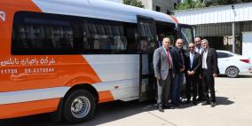 ترخيص أول حافلة نقل عام مخصصة لذوي الاحتياجات الخاصة في نابلس