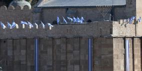 الأوقاف تدين رفع علم الاحتلال فوق الحرم الإبراهيمي الشريف بالخليل