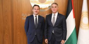 محافظ سلطة النقد يلتقي نائب رئيس البعثة في القنصلية العامة لفرنسا