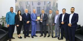 مؤسسة ياسر عرفات وجامعة الإستقلال تبحثان التعاون المشترك