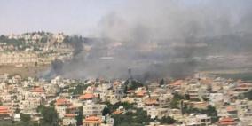 مستوطنون يحرقون محاصيل زراعية ويلاحقون رعاة أغنام في ترمسعيا