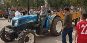 منح رخصة شخصية لقيادة جرار زراعي لسيدة من قرية المغير