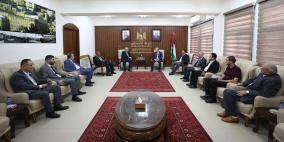 رئيس الوزراء يوجه لوزارات عدة بتنفيذ تدخلات عاجلة وطارئة لمحافظة الخليل