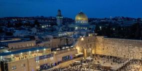 أعداد كبيرة من المستوطنين تقتحم ساحة البراق