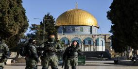 احتفالٌ تحت السلاح بقرارٍ فاشل