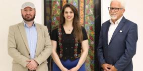 جامعة دار الكلمة تناقش أول رسالة ماجستير في برنامج العلاج بالفنون