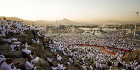 الحجاج يتوافدون إلى صعيد عرفات لأداء الركن الأعظم من فريضة الحج