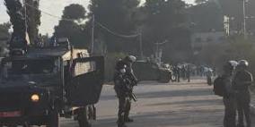 الاحتلال يغلق قرية اللبن الشرقية جنوب نابلس 