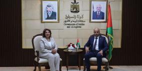 د. التميمي تطّلع على الوضع البيئي في أريحا والأغوار وتبحث سبل التعاون المشترك