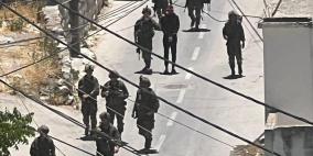 جنبن: الاحتلال يستولي على 16 منزلا ويعتقل 10 مواطنين في عنزة