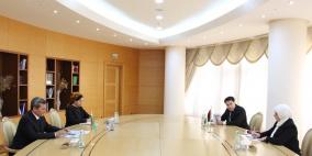 السفيرة أبو حجلة تقدم أوراق اعتمادها للرئيس التركماني سفيرة مفوضة وفوق العادة لدولة فلسطين لدى تركمانستان