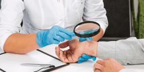 خاص | الصيف يرفع حدة الأمراض الجلدية وتحذيرات من إهمال الوقاية