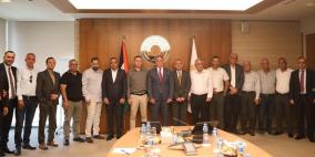 سلطة النقد تصدر تعليمات للمصارف برفع نسبة الإيداعات الإلكترونية لمحطات الوقود إلى 50%