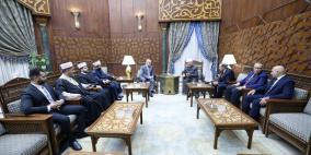 قاضي القضاة ووزير الأوقاف يبحثان مع شيخ الأزهر الأوضاع في فلسطين 