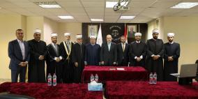 4 قضاة شرعيين جدد بينهم قاضٍ من غزة يؤدون اليمين أمام قاضي القضاة