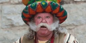 وفاة الفنان الفلسطيني عادل الترتير: من هو رائد الحكاية المسرحية وصاحب صندوق العجب؟