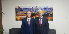 مجدلاني يطلع السفير الصيني على آخر المستجدات السياسية ويشيد بالدور الصيني الداعم لفلسطين