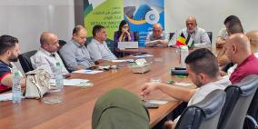 مجلس الخدمات المشترك في شمال شرق وجنوب شرق القدس يختتم ورشة تدريبية حول "بناء القدرات الإدارية والمالية" في بلدية العيزرية