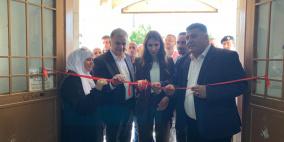 وزيرة العمل تفتتح مركزاً للتدريب المهني في بلدة عقربا وتخرج 56 طالبة في تخصصات ممهنية نوعية