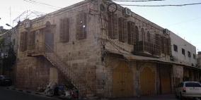 الاحتلال يصادر مبنى "المنجرة" في البلدة القديمة بالخليل