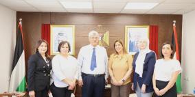 "شؤون المرأة" و"جذور" يبحثان سبل التعاون في حماية النساء من العنف وتعزيز الصحة الانجابية