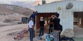 مستوطنون يحرقون مساكن تجمع عرب المليحات ويجبرونهم على الرحيل