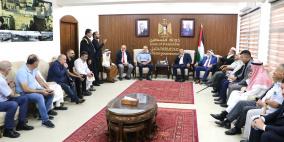 محافظ الخليل يستقبل وفداً من مجلس عائلة الشويكي ورجال عشائر ووجهاء