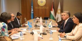 محافظ سلطة النقد يلتقي نائب المنسق الخاص للأمم المتحدة لعملية السلام في الشرق الأوسط