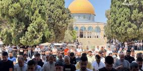 45 ألفا يؤدون صلاة الجمعة في المسجد الأقصى