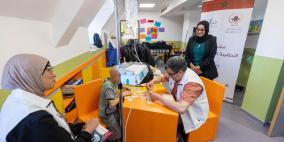 وكالة بيت مال القدس تواصل عملية توزيع الحقائب المدرسية تزامنا مع الدخول المدرسي الجديد في القدس