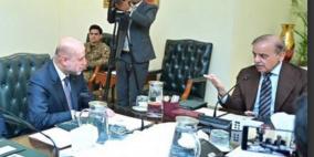 الهباش يلتقي رئيس وزراء الباكستان ويسلمه رسالة من الرئيس محمود عباس