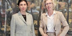 جادو تُطلع مسؤولة سويدية على الأوضاع الإنسانية في فلسطين