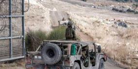 الاحتلال يعتقل سوريين خلال مداهمة قرية عابدين غرب درعا