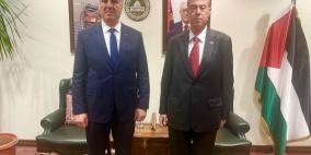 الوزير عساف يلتقي سفيرنا لدى مصر ويطلعه على دور الإعلام الرسمي في نقل معاناة شعبنا